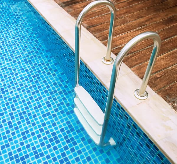 Escaleras para piscinas